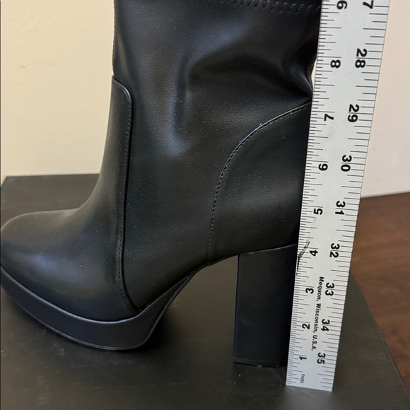 HOUSE OF HARLOW 1960
ANKLE PLATFORM
BOOTS BLACK NEW size 8/5. #2 - Picture 12 of 15
